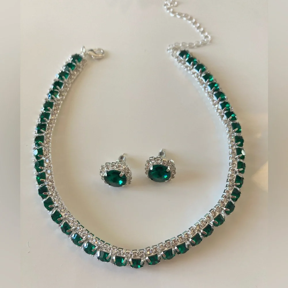 🌟 Green Rhinestone Earrings Chocker Necklace Set - Picture 5 of 5